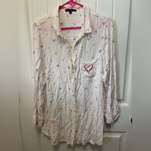 Velvet Heart White Button-Up Shirt with Pink Heart Pattern. Size 1X. 100% rayon